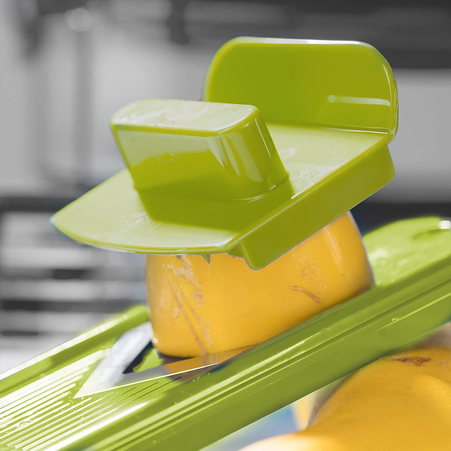 12-in-1 Multifunctional Vegetable Cutter - Quickly and S...